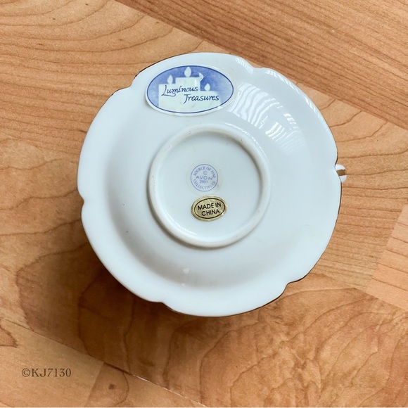 Avon Ceramic Floral Teapot Tea Light Holder With Two Teacup Candles - Picture 12 of 15